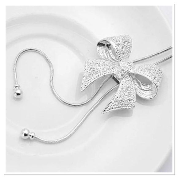 Gorgeous Silver Bow Tassel Necklace - Picture 3 of 3